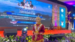 Duta Maritim Cantik dari Toili, Indah Alfiani Curi Perhatian dengan Busana Adat Banggai